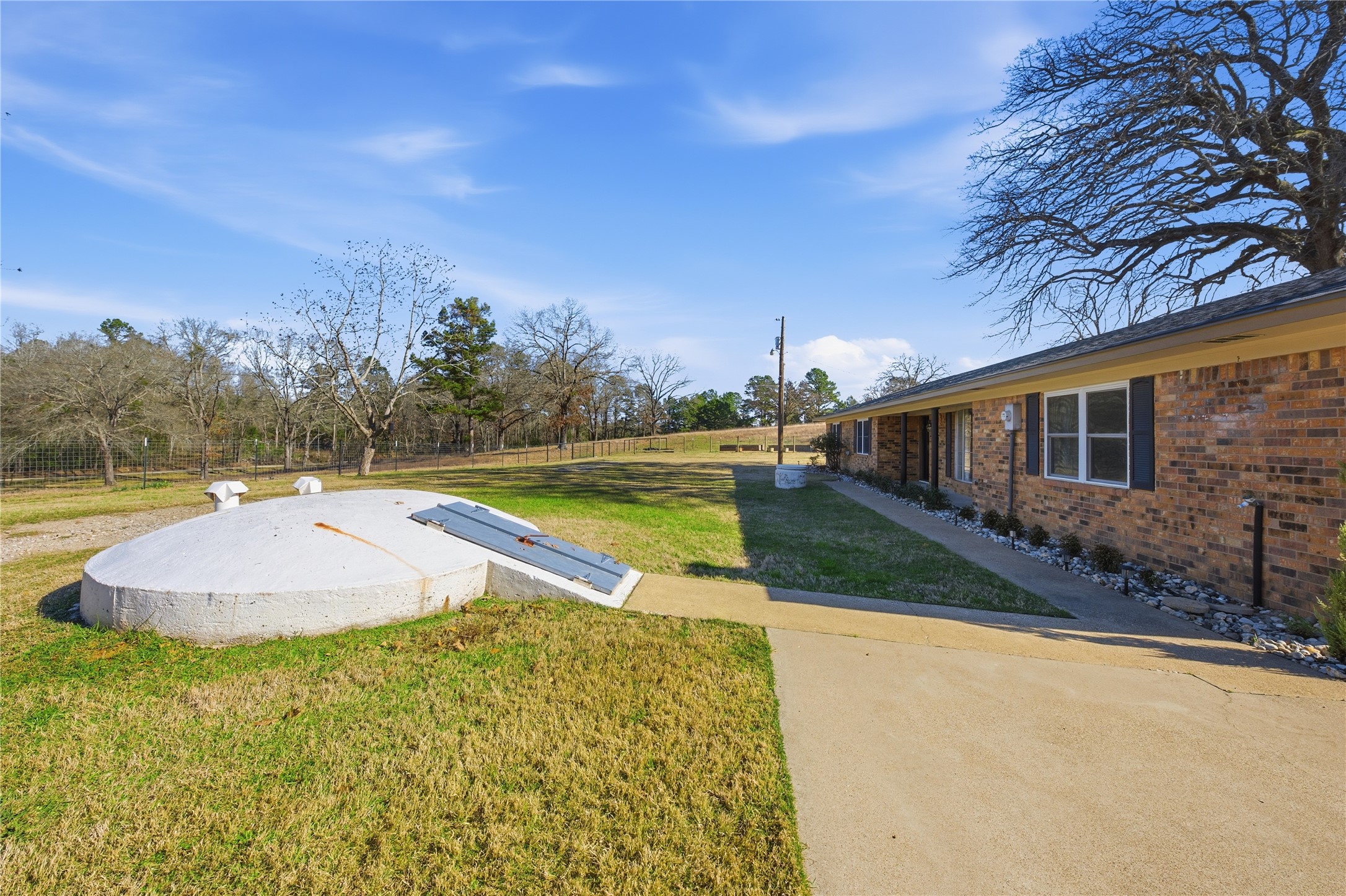 3662 Acr 359 Palestine TX 75803