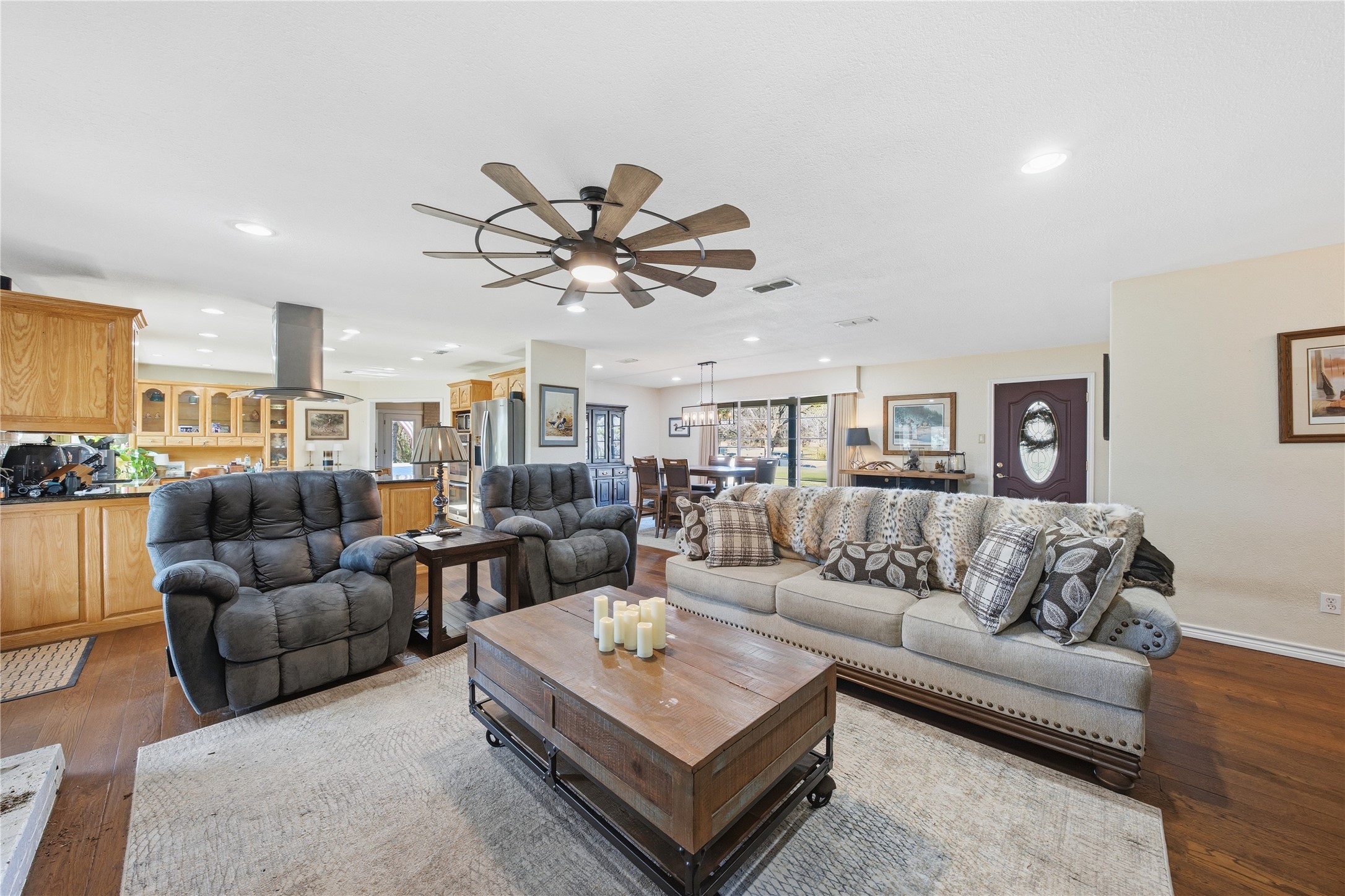 3662 Acr 359 Palestine TX 75803