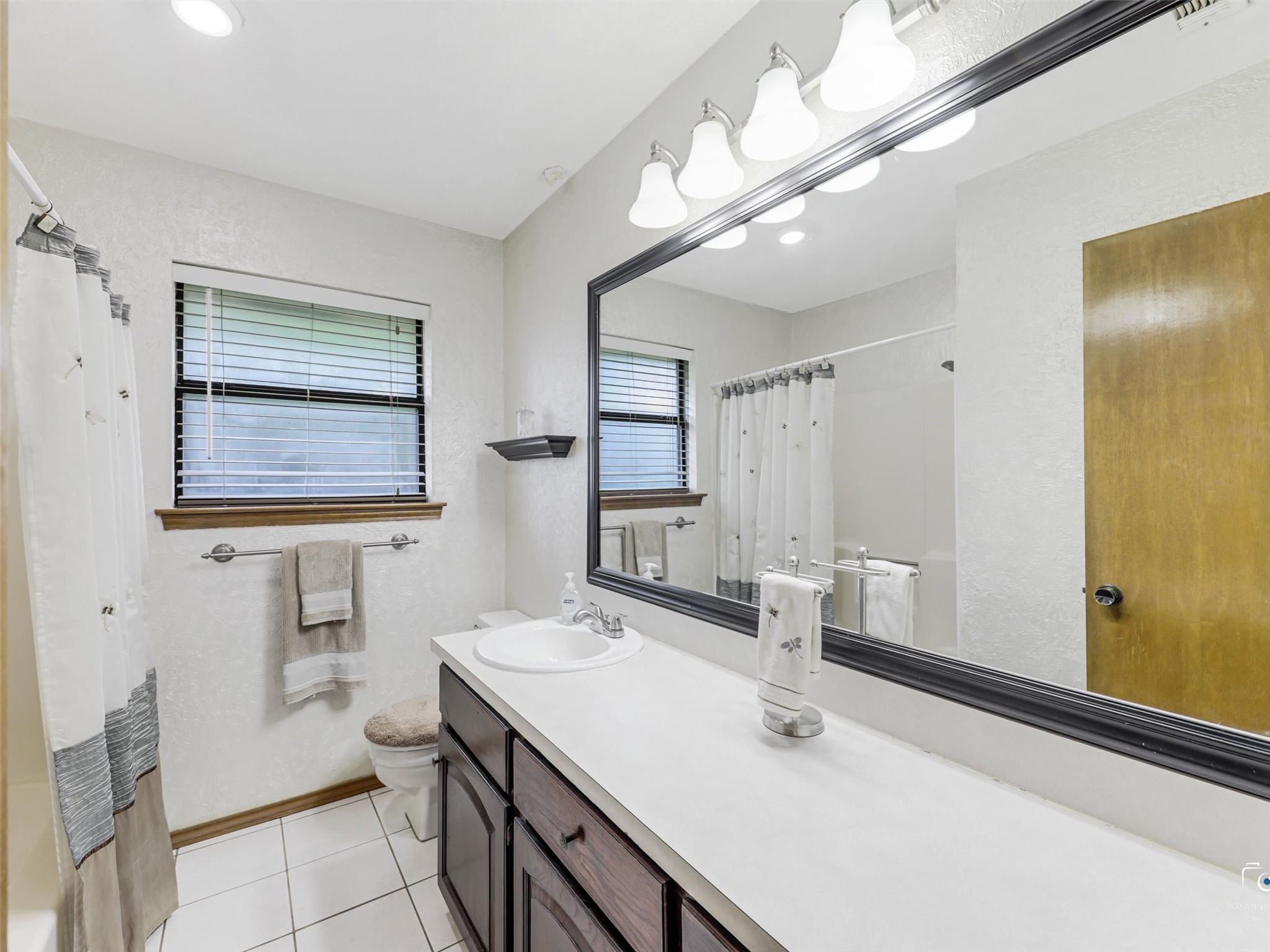 1432 Country Meadows Drive Bedford TX 76021