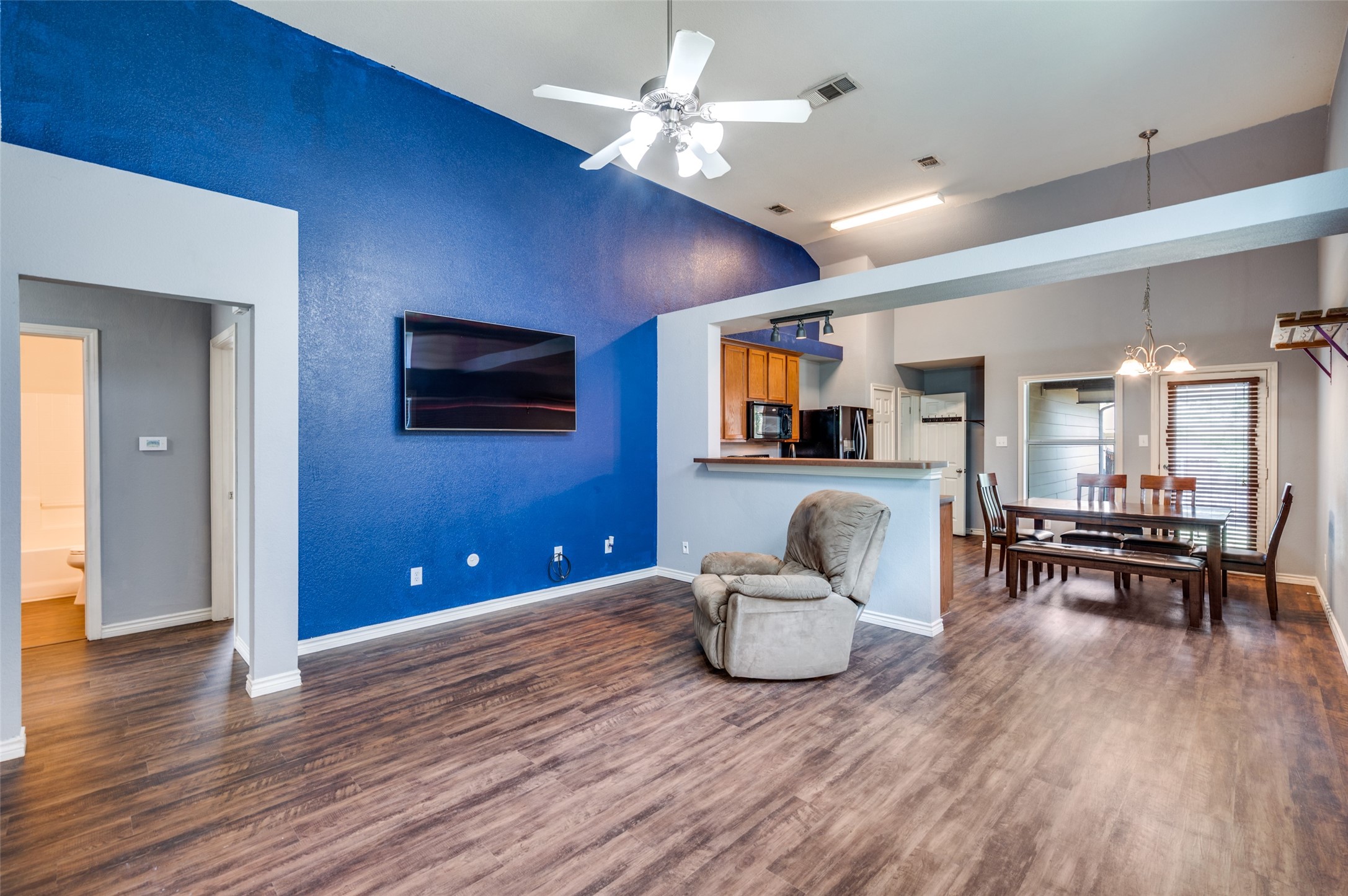 8823 Eastwood Avenue Cross Roads TX 76227