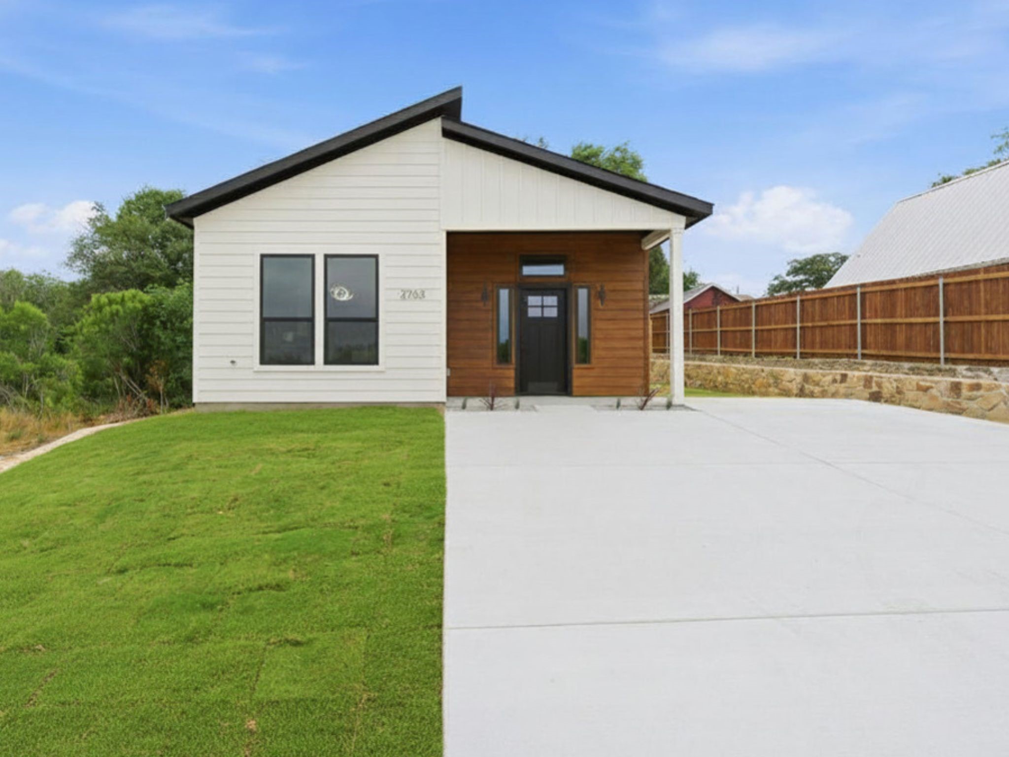 2703 Brazos River Drive Granbury TX 76048