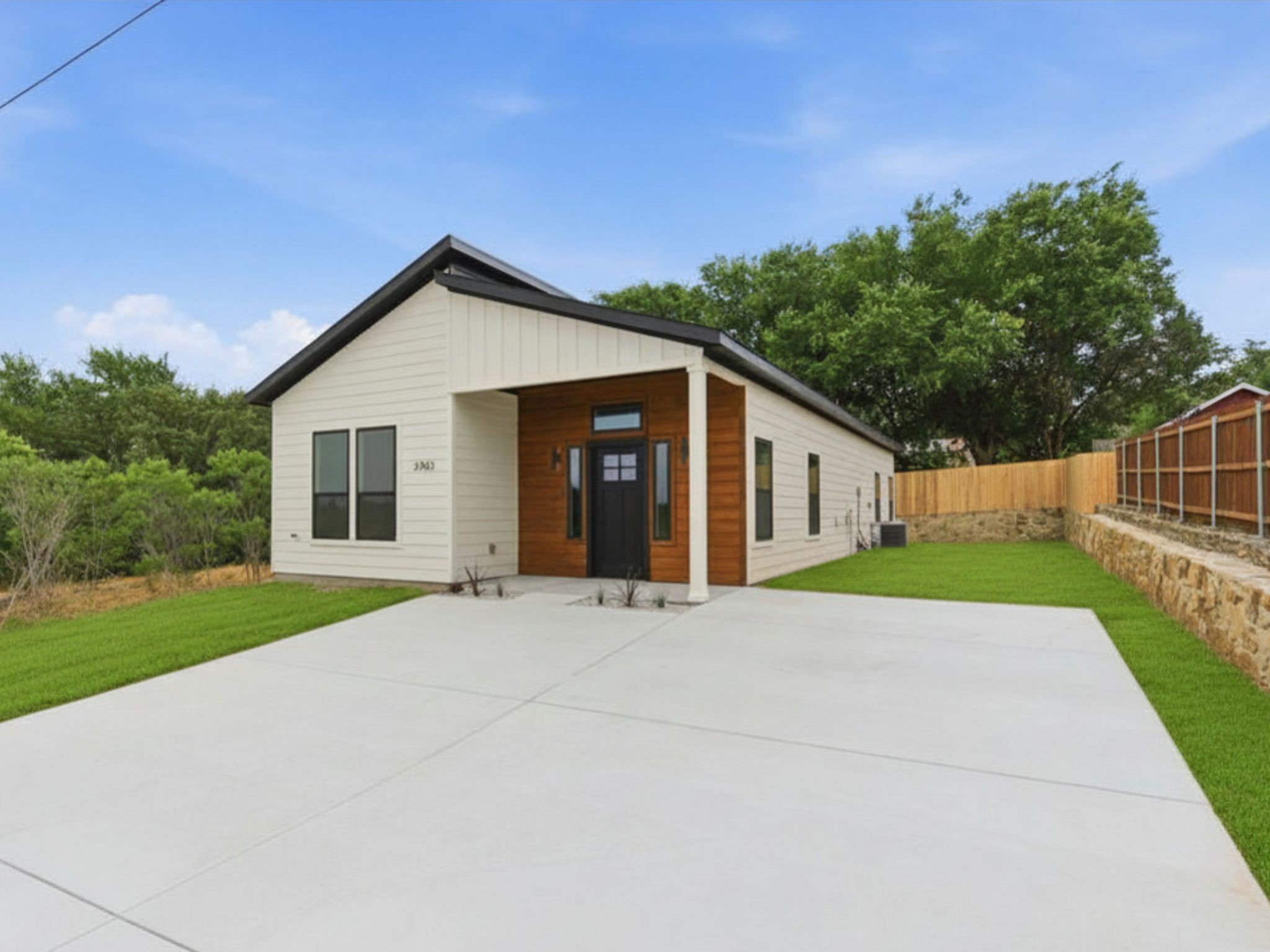 2703 Brazos River Drive Granbury TX 76048