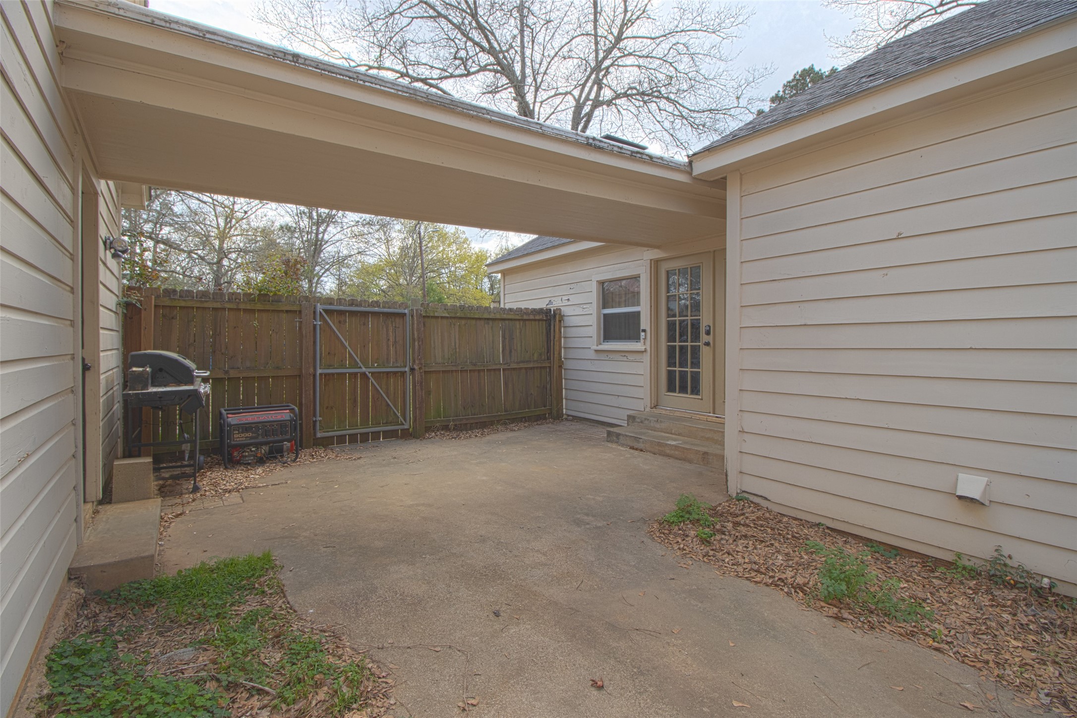 2414 S Martin Street Kilgore TX 75662
