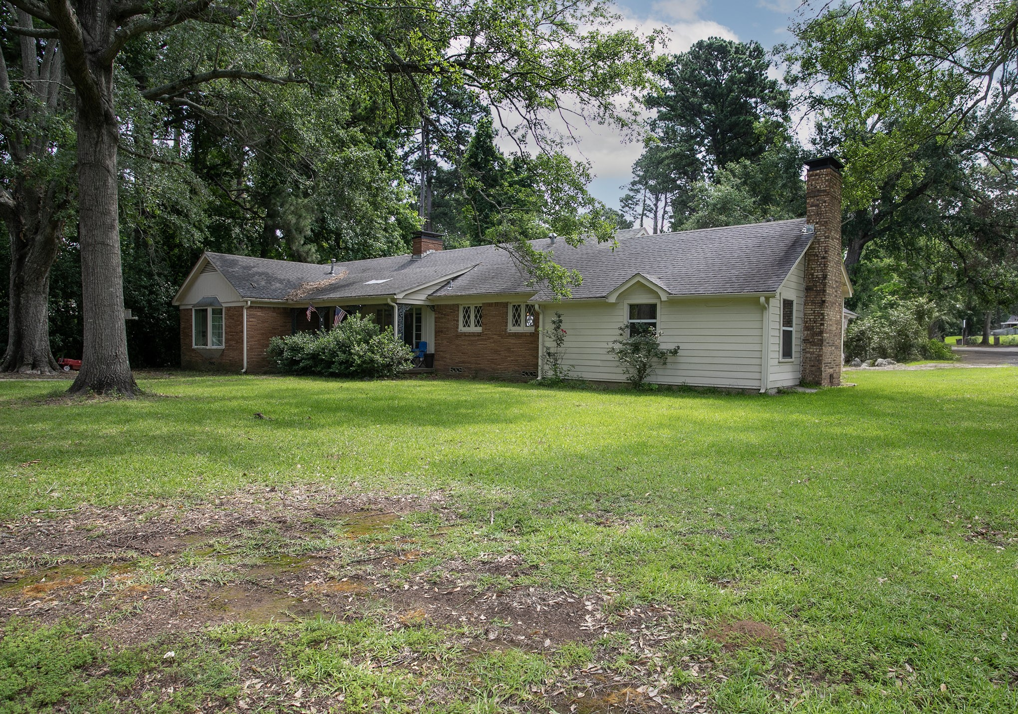 2414 S Martin Street Kilgore TX 75662