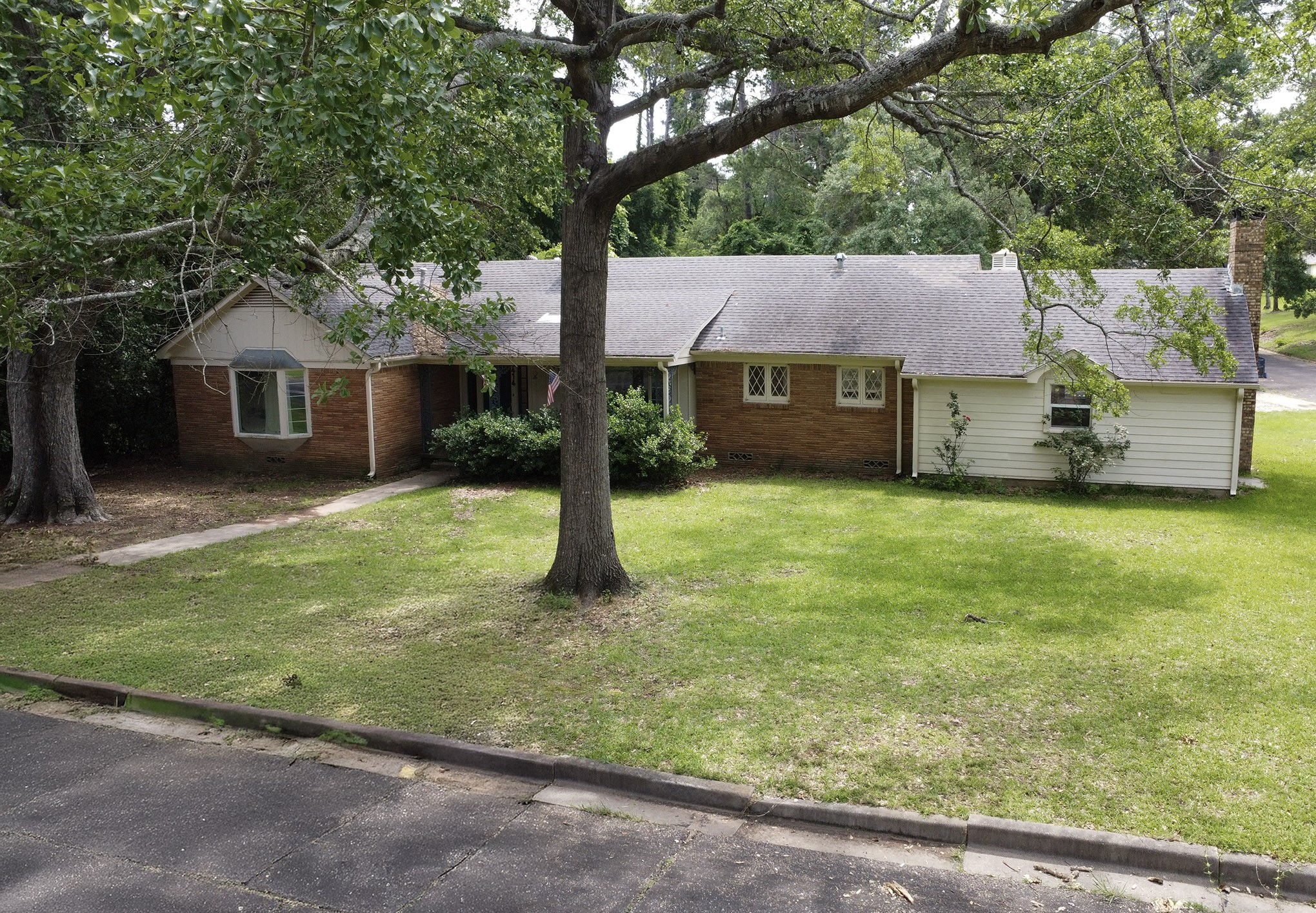 2414 S Martin Street Kilgore TX 75662