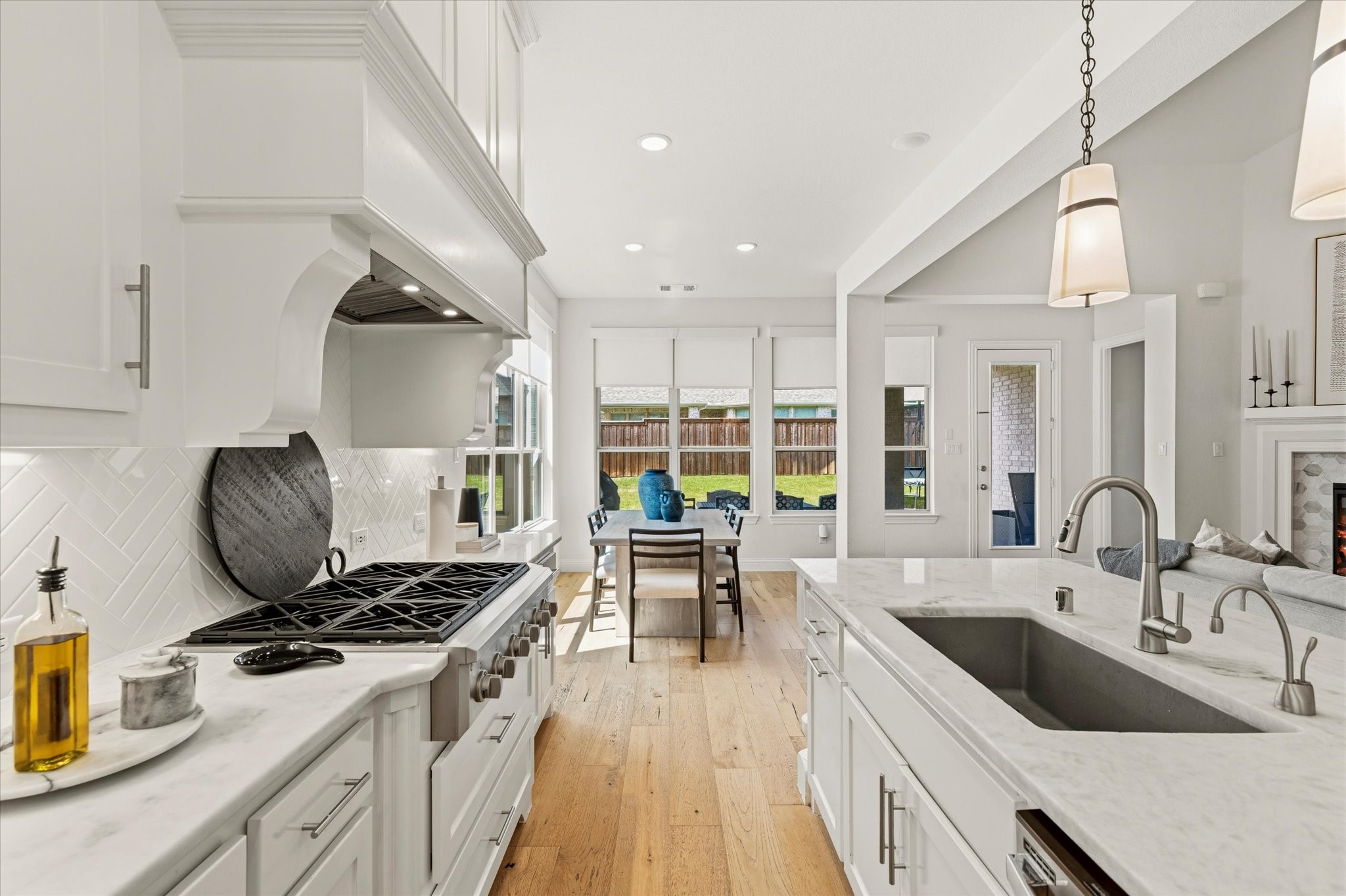 2928 Stonefield The Colony TX 75056