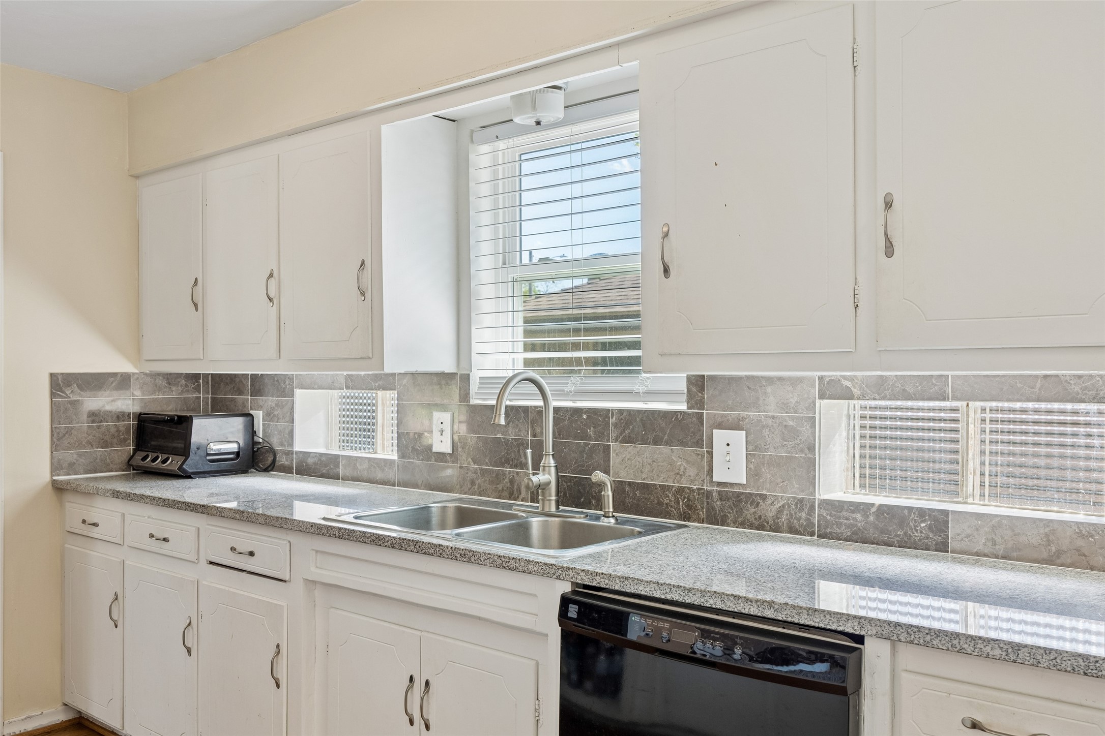 8049 Woodhue Road Dallas TX 75228