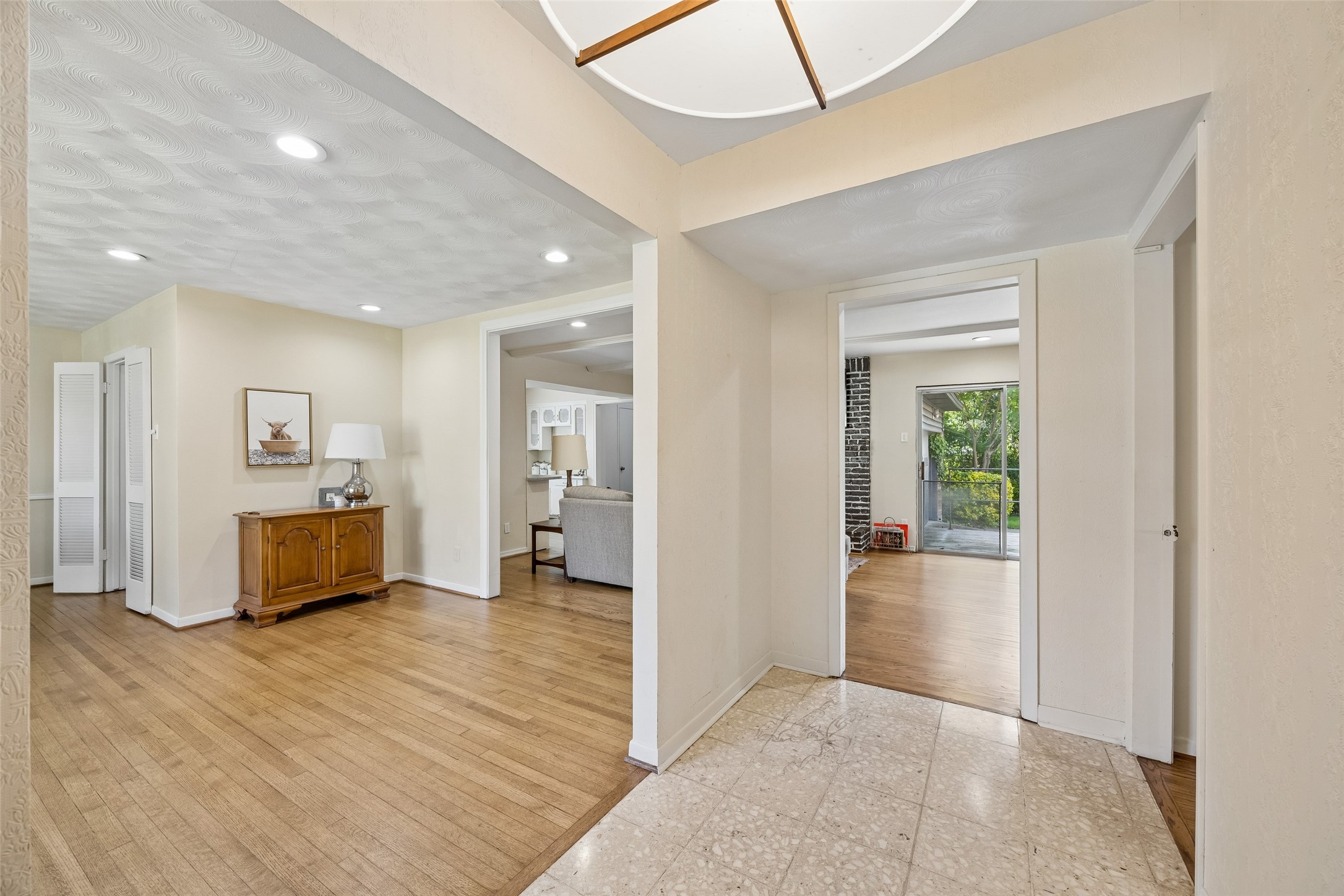 8049 Woodhue Road Dallas TX 75228