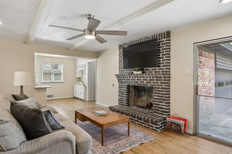 8049 Woodhue Road Dallas TX 75228