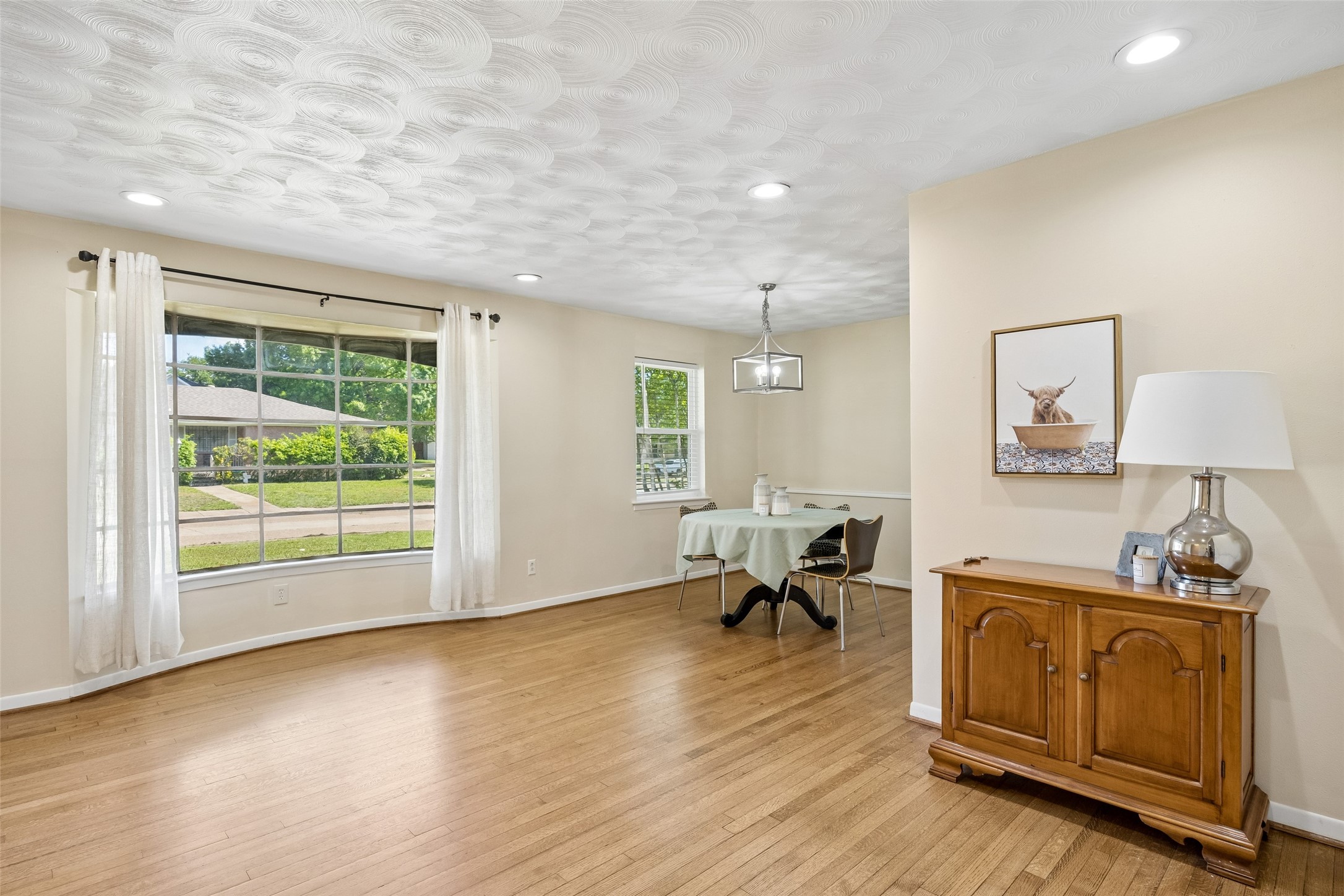 8049 Woodhue Road Dallas TX 75228