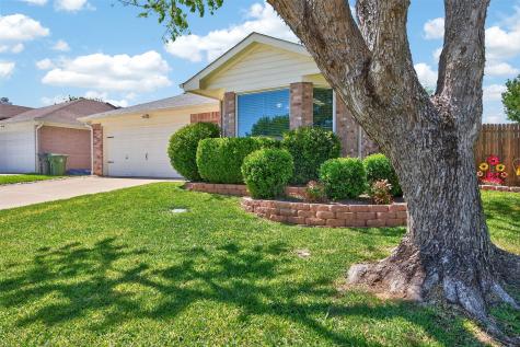 5700 Alicante Drive Arlington TX 76017