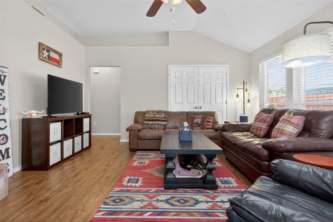 5700 Alicante Drive Arlington TX 76017