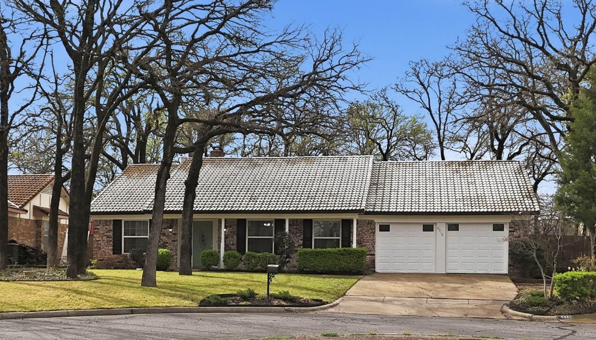 2316 S Pleasant Forest Street Arlington TX 76015
