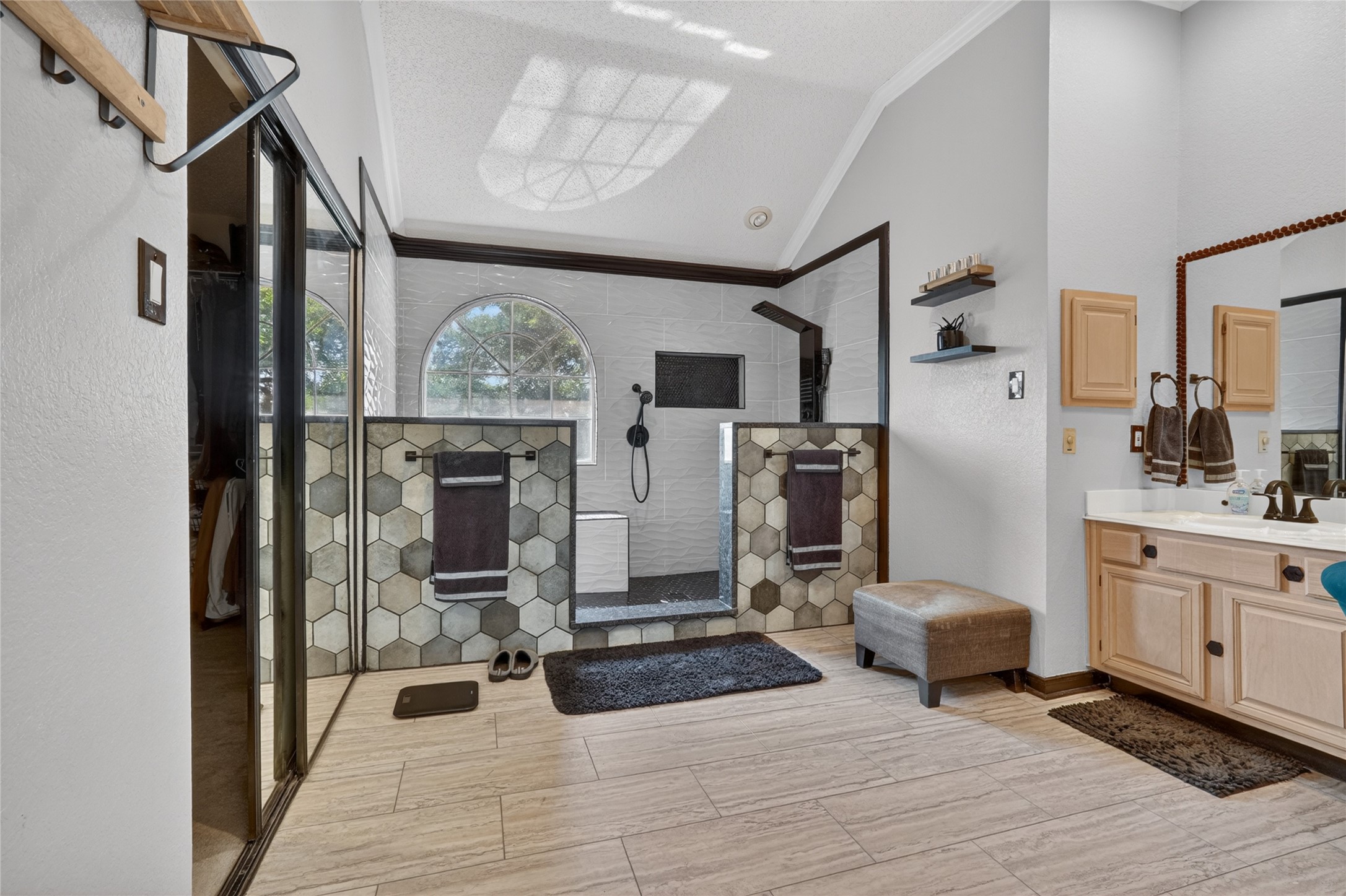 6319 Lake Bluff Drive Dallas TX 75249
