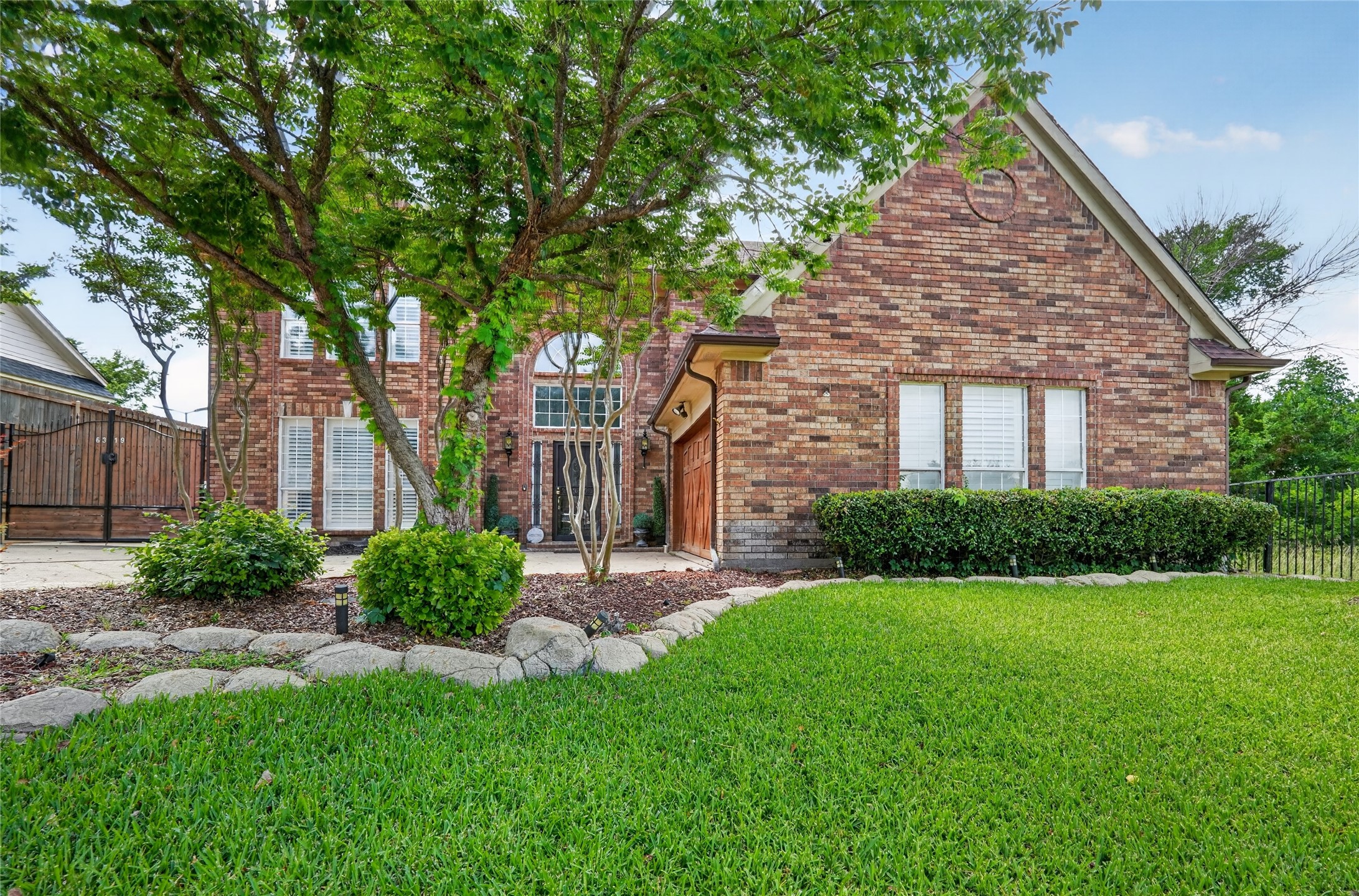 6319 Lake Bluff Drive Dallas TX 75249
