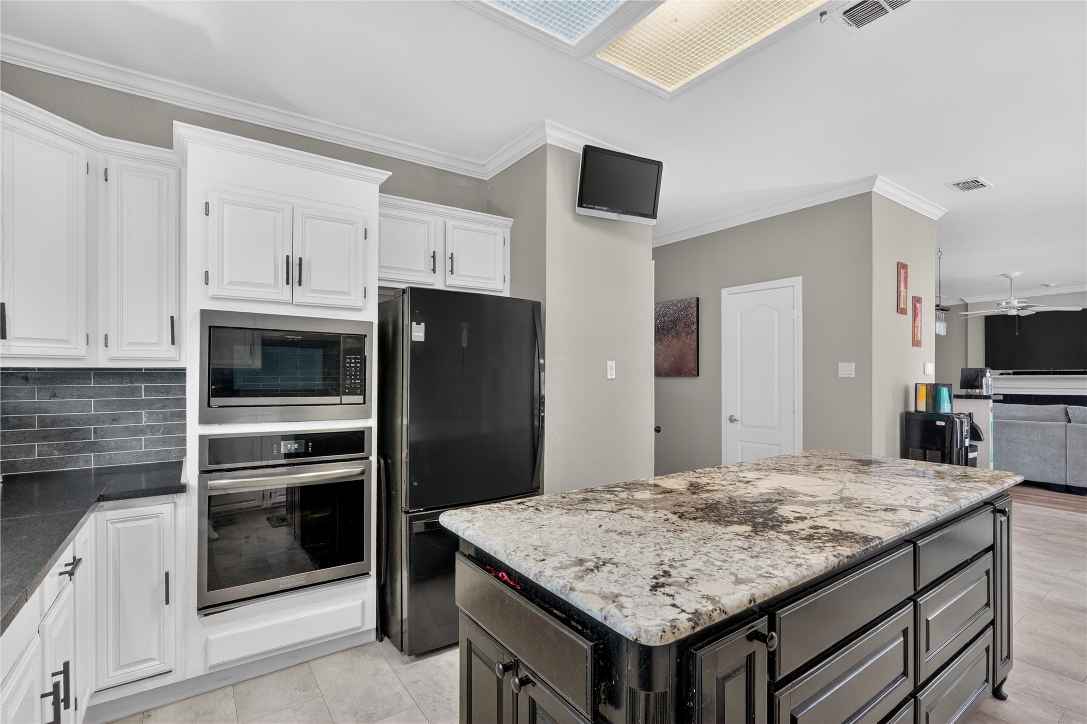 6319 Lake Bluff Drive Dallas TX 75249