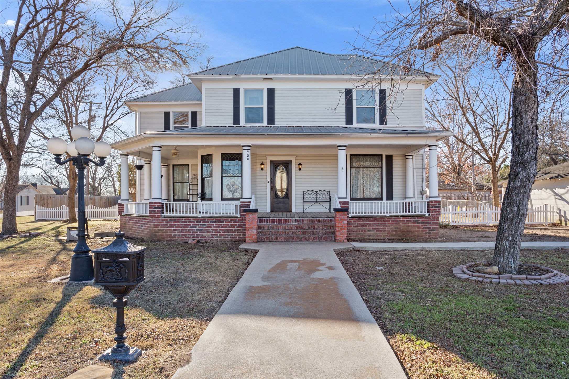 900 W 6th Street Mcgregor TX 76657