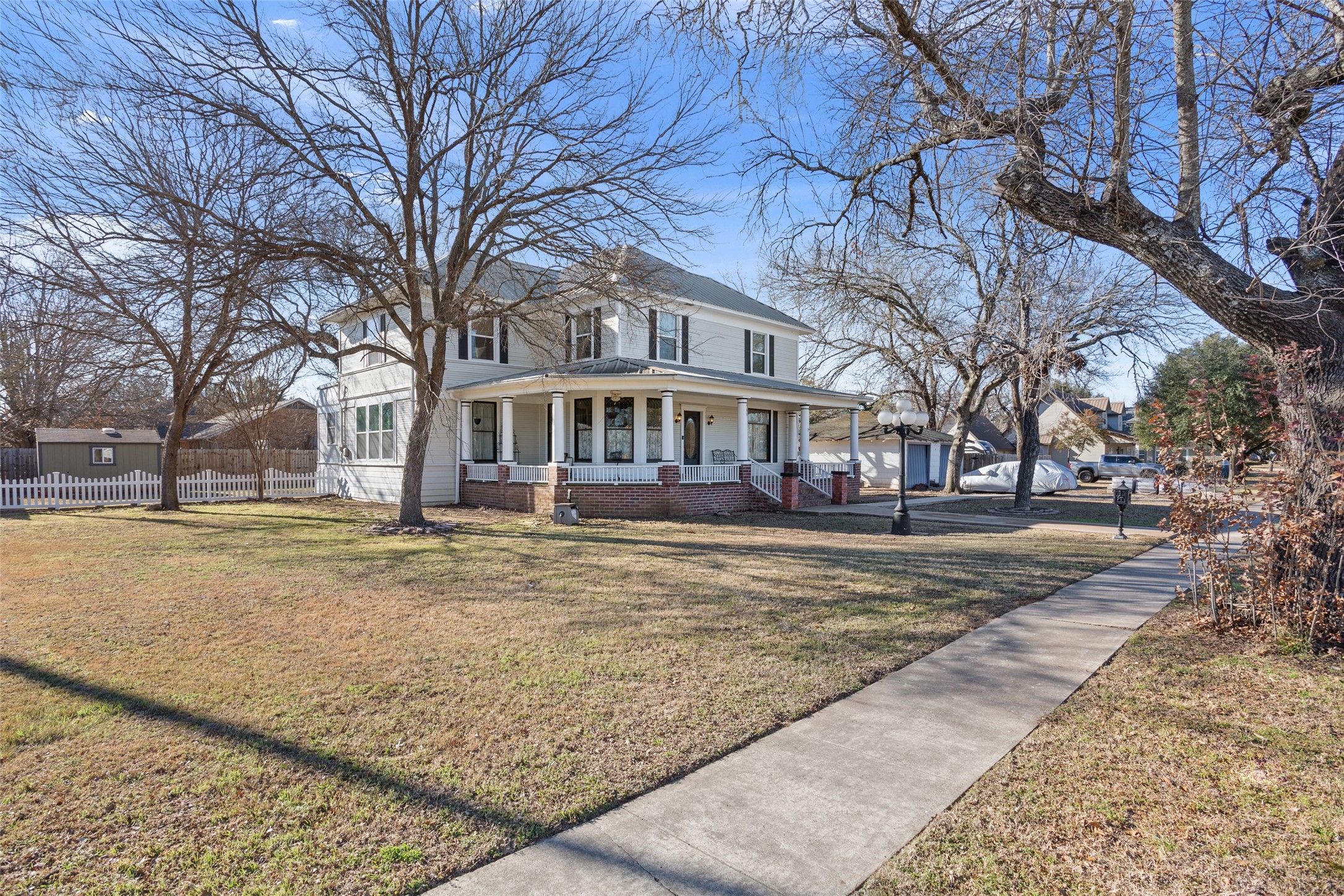 900 W 6th Street Mcgregor TX 76657