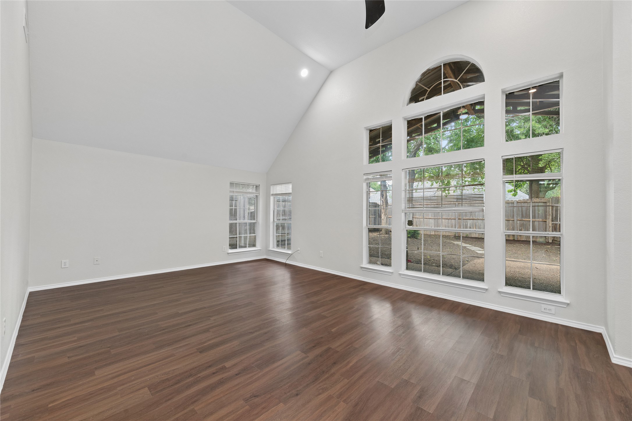 5202 Hawks Nest Mckinney TX 75072