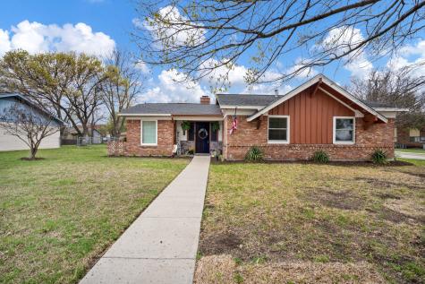 107 High School Drive Waxahachie TX 75165