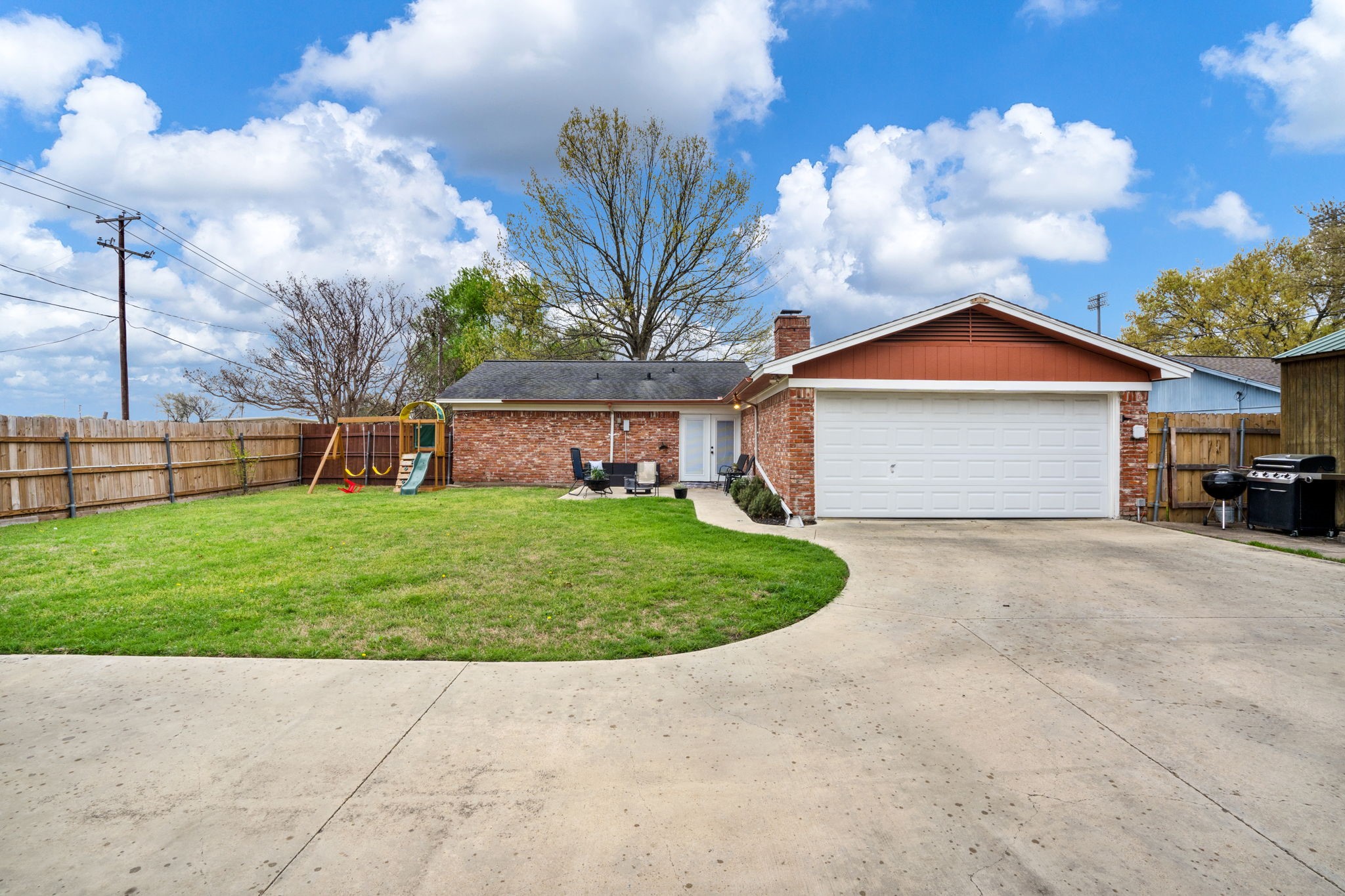 107 High School Drive Waxahachie TX 75165