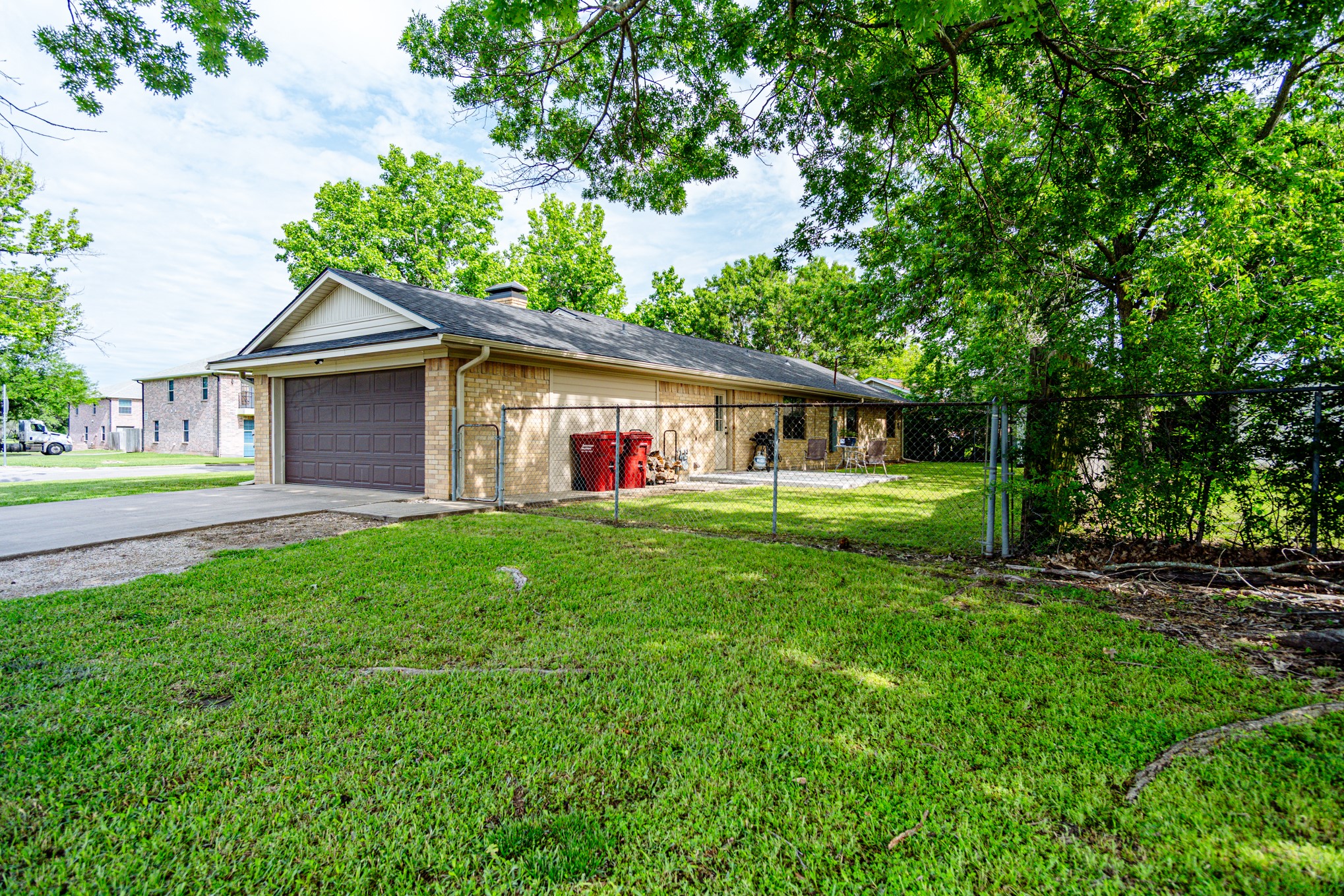 2100 Albert Broadfoot Bonham TX 75418