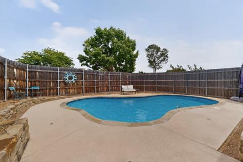 1915 Glenrose Lane Carrollton TX 75007