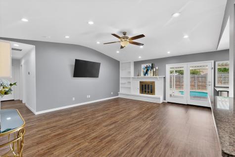 1915 Glenrose Lane Carrollton TX 75007