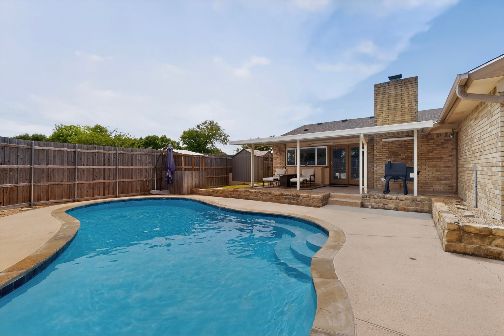 1915 Glenrose Lane Carrollton TX 75007