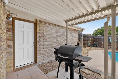 1915 Glenrose Lane Carrollton TX 75007