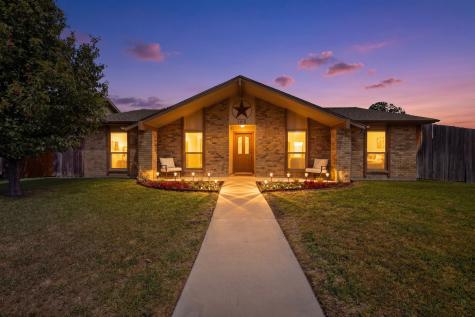 1915 Glenrose Lane Carrollton TX 75007