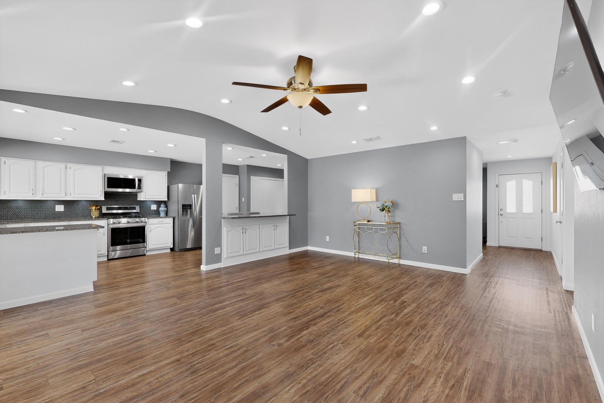 1915 Glenrose Lane Carrollton TX 75007