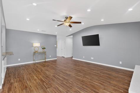 1915 Glenrose Lane Carrollton TX 75007