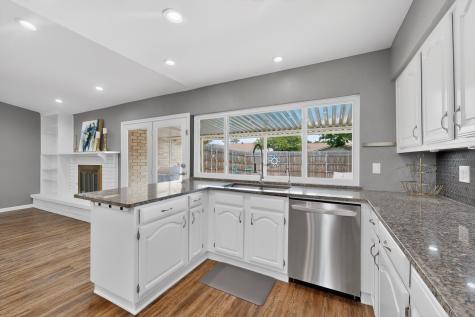 1915 Glenrose Lane Carrollton TX 75007