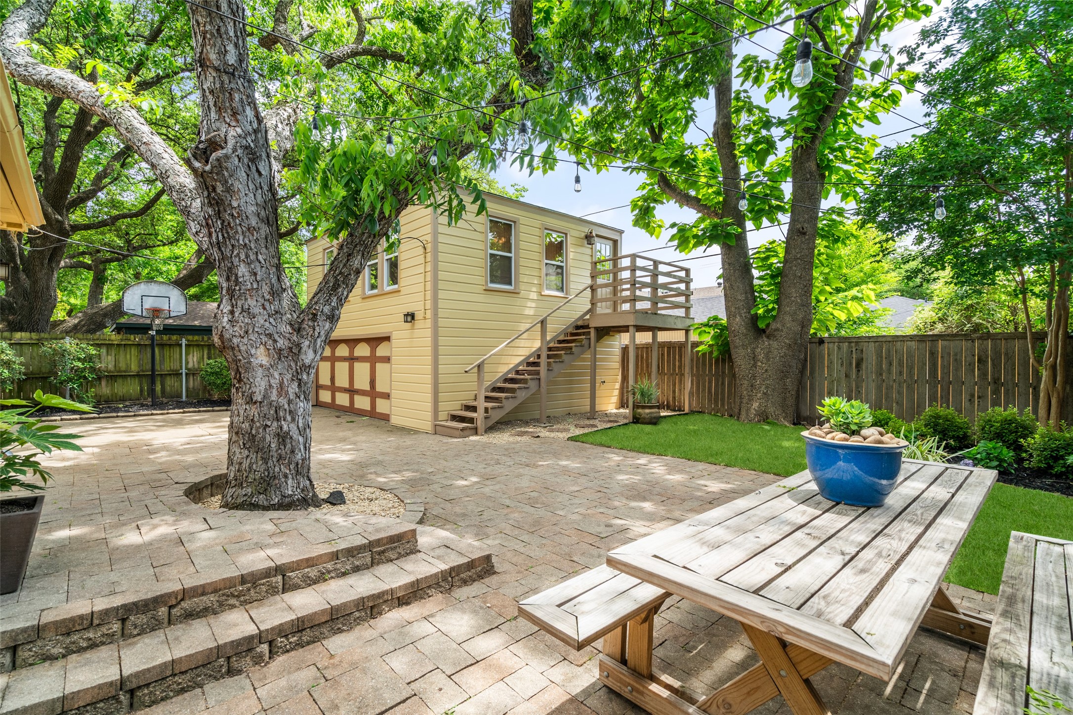 431 Monte Vista Drive Dallas TX 75223