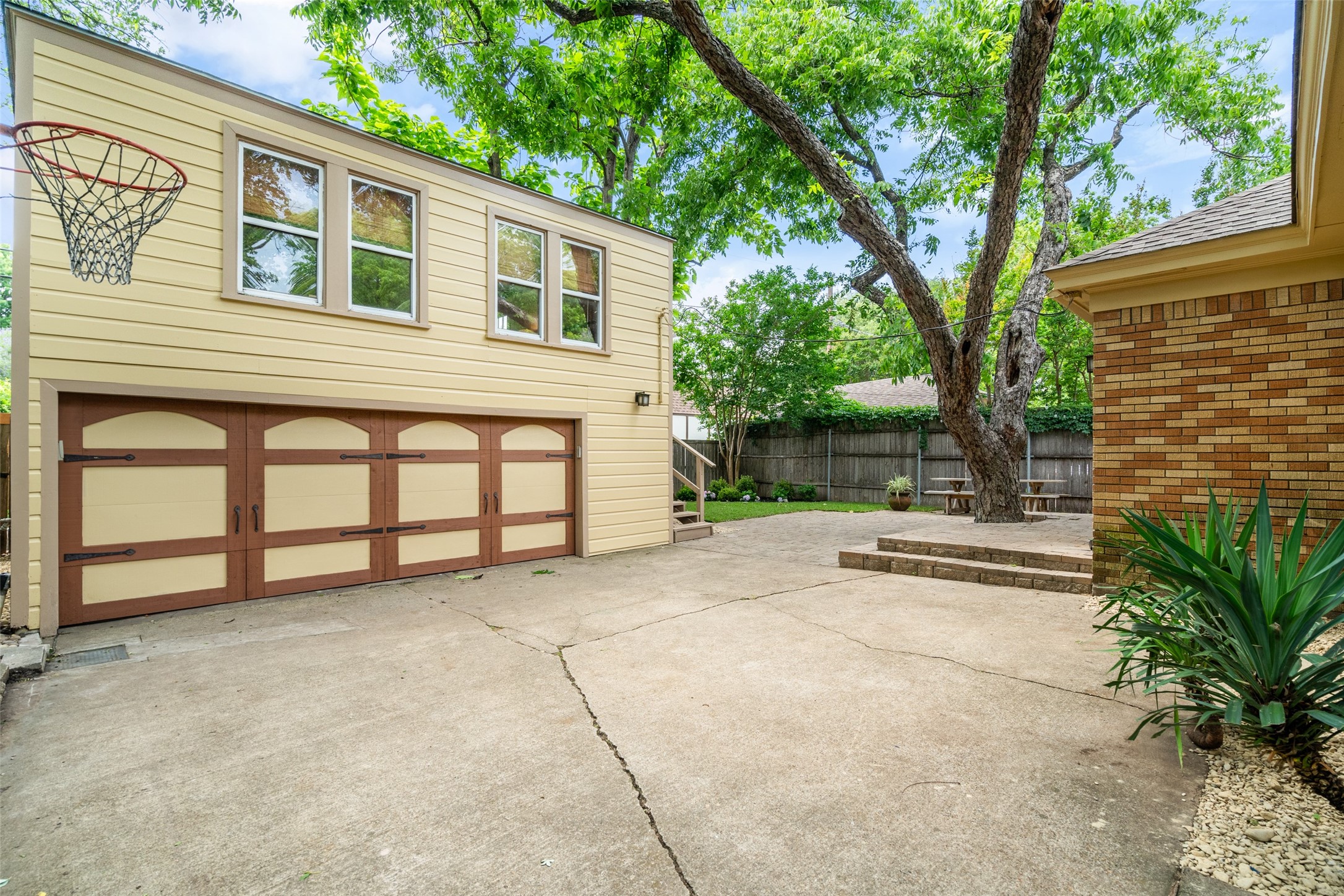 431 Monte Vista Drive Dallas TX 75223