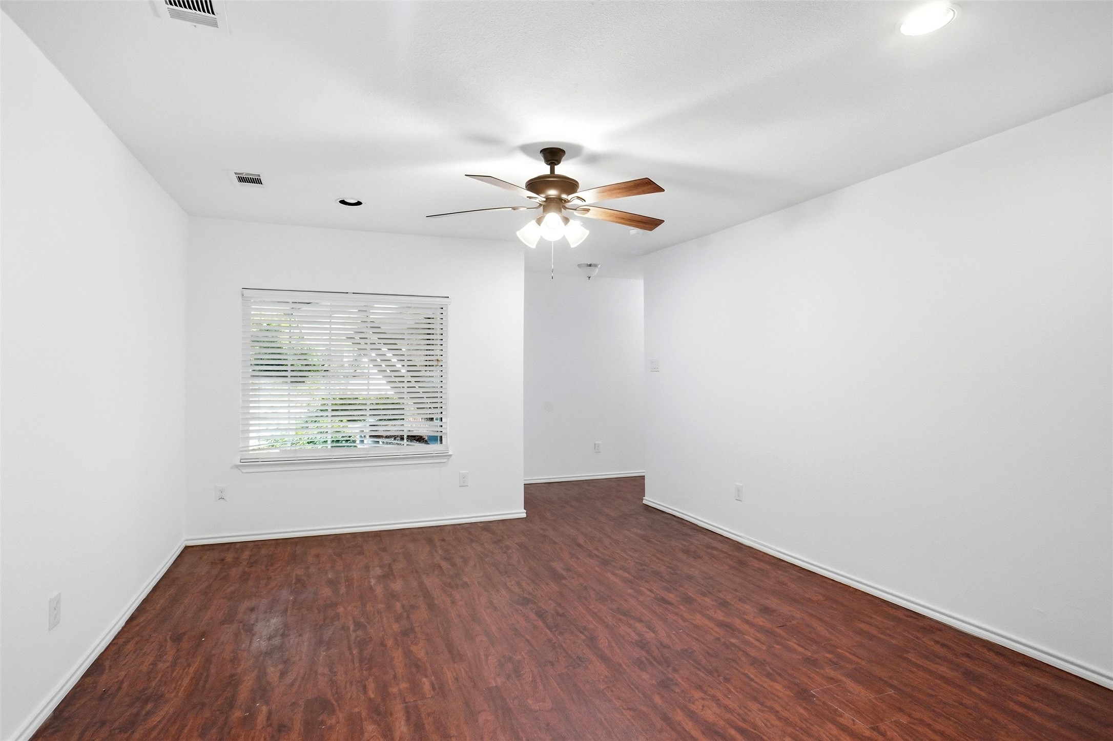 2222 Woodoak Drive Irving TX 75060