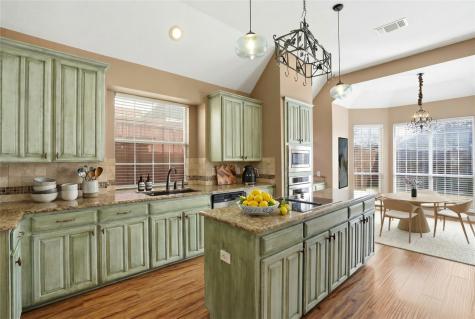 2221 Templeton Drive Arlington TX 76006