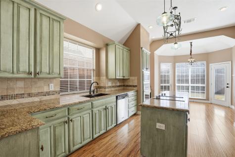 2221 Templeton Drive Arlington TX 76006