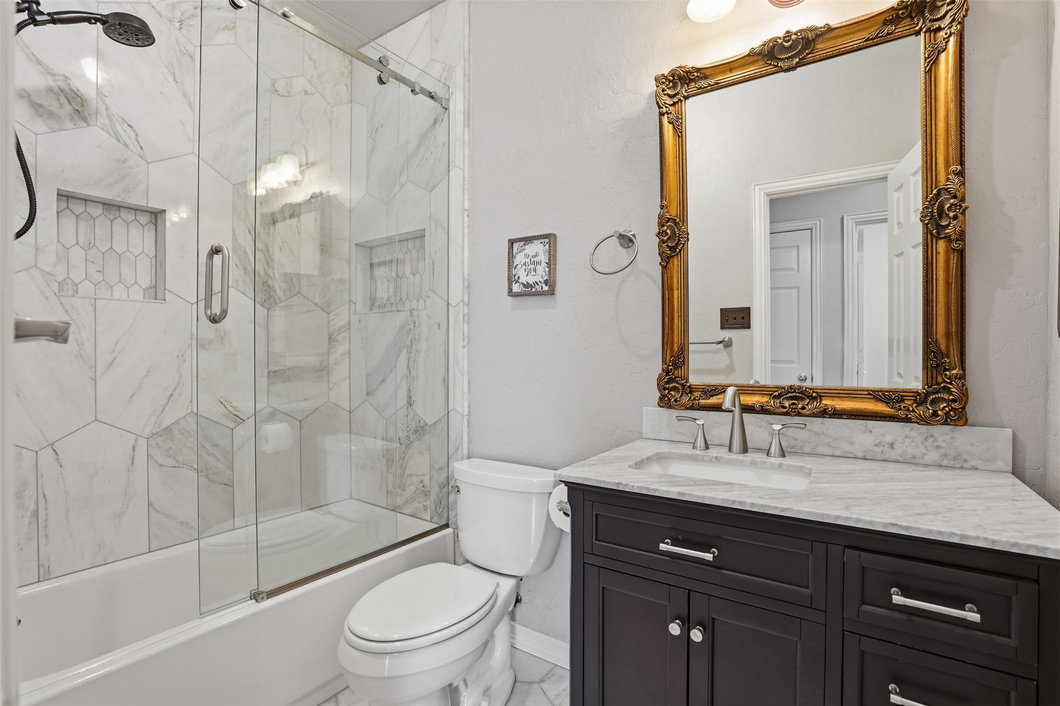 2221 Templeton Drive Arlington TX 76006