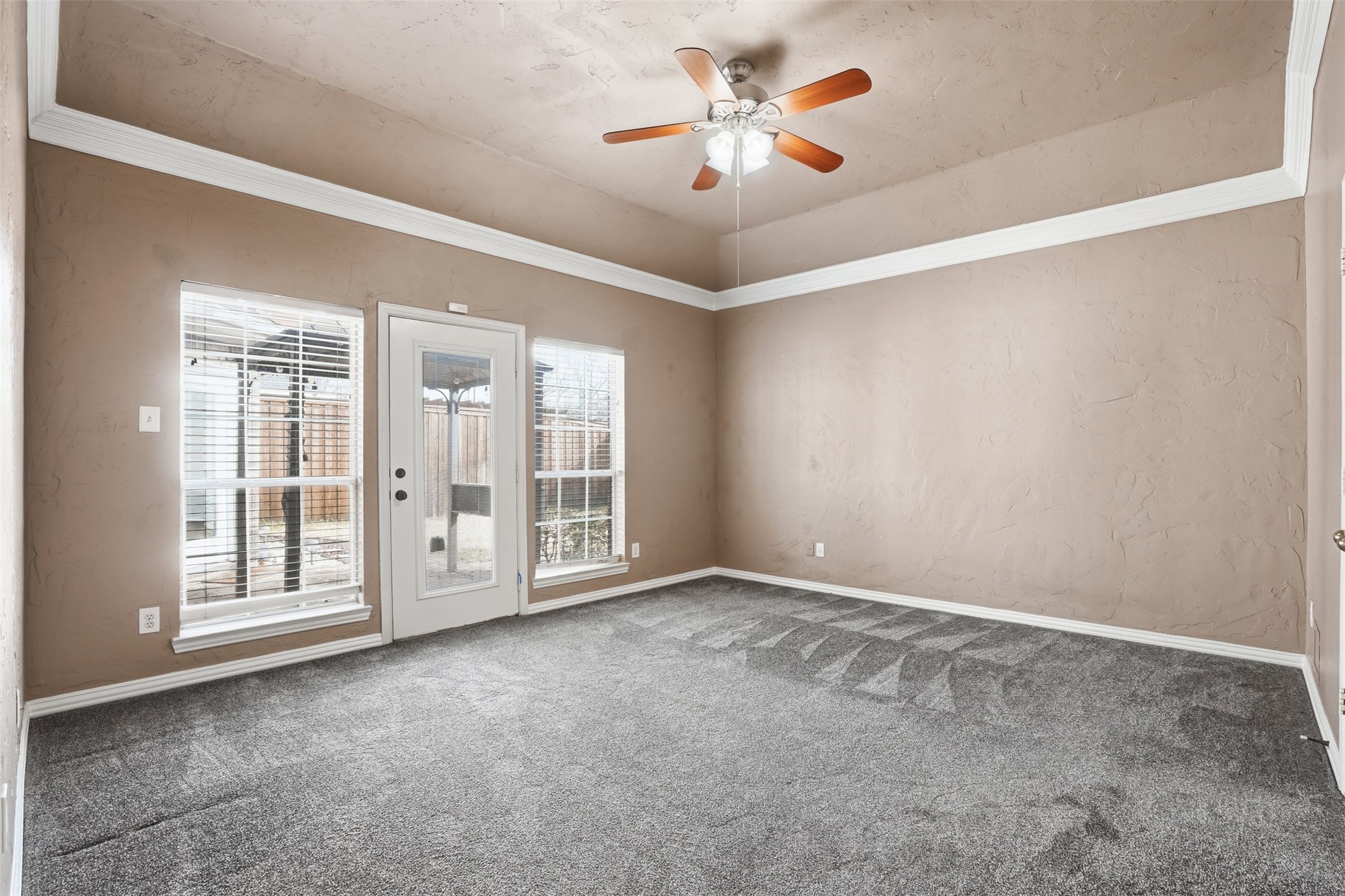 2221 Templeton Drive Arlington TX 76006