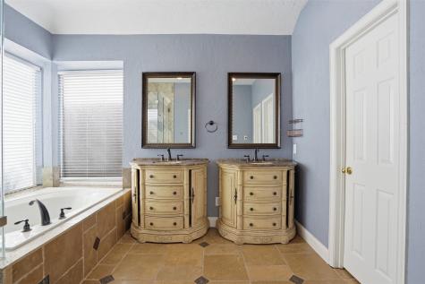 2221 Templeton Drive Arlington TX 76006