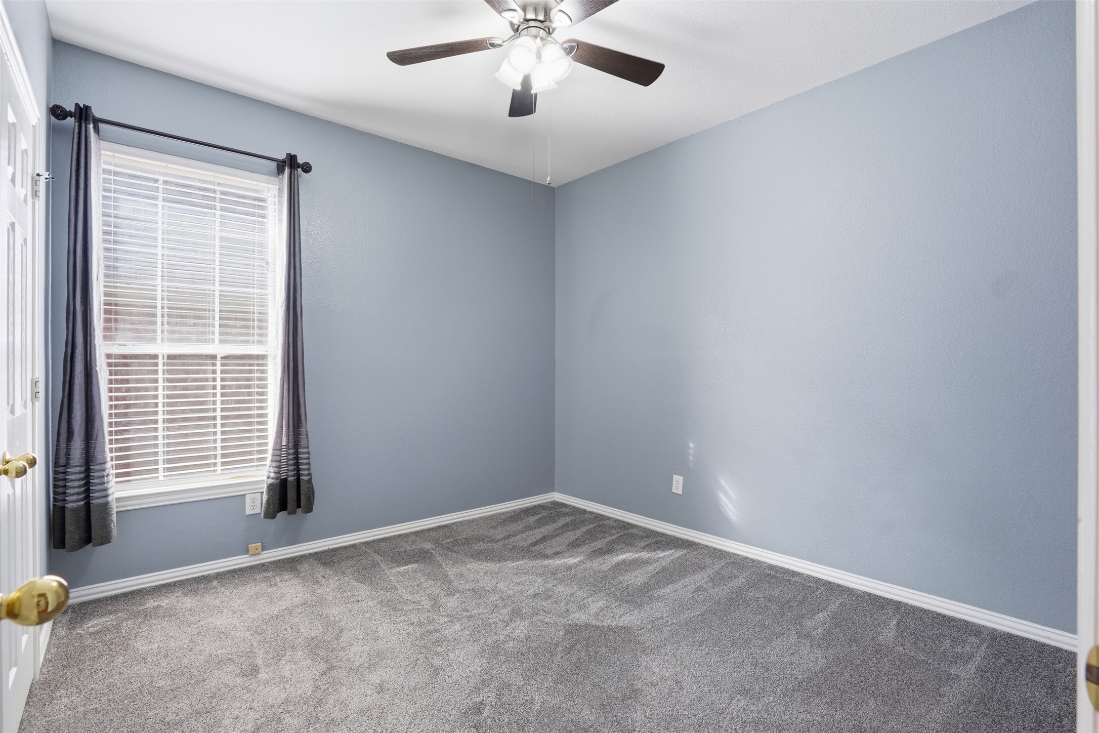 2221 Templeton Drive Arlington TX 76006