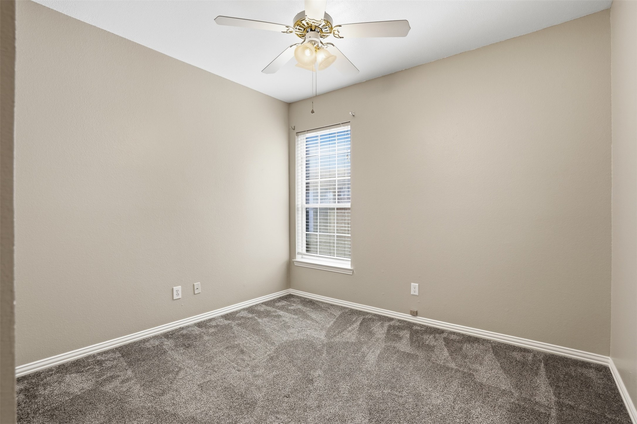 2221 Templeton Drive Arlington TX 76006