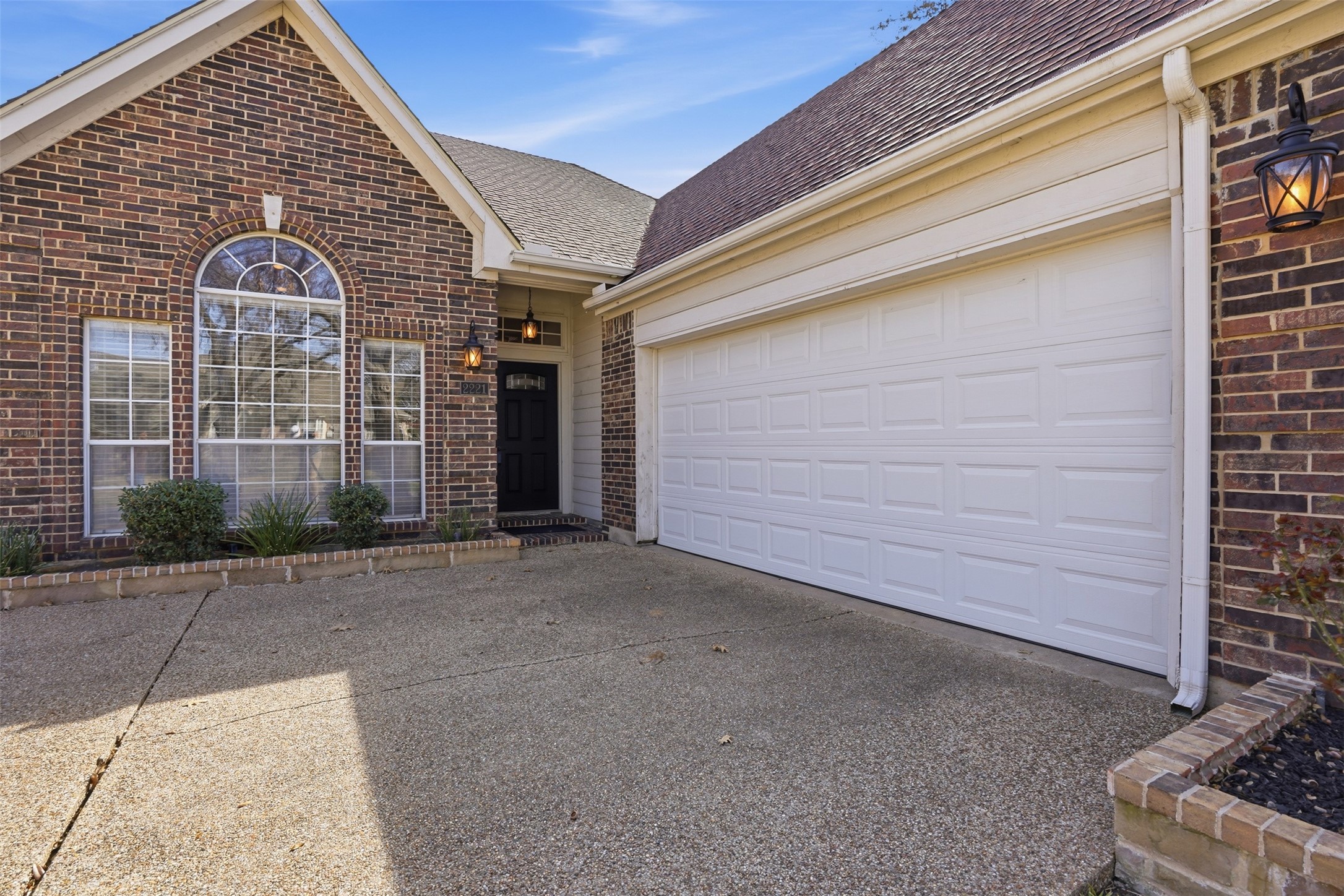 2221 Templeton Drive Arlington TX 76006
