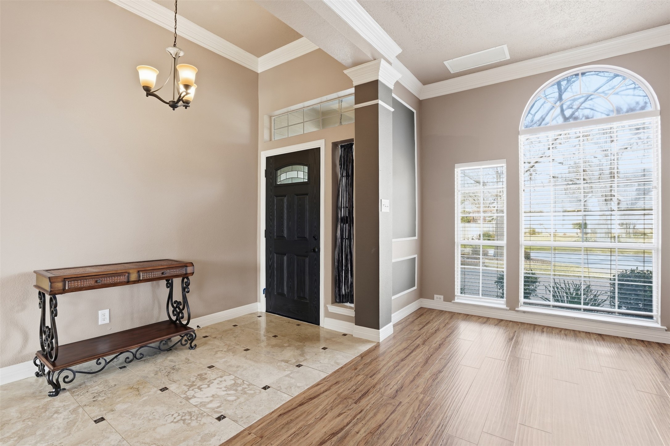 2221 Templeton Drive Arlington TX 76006