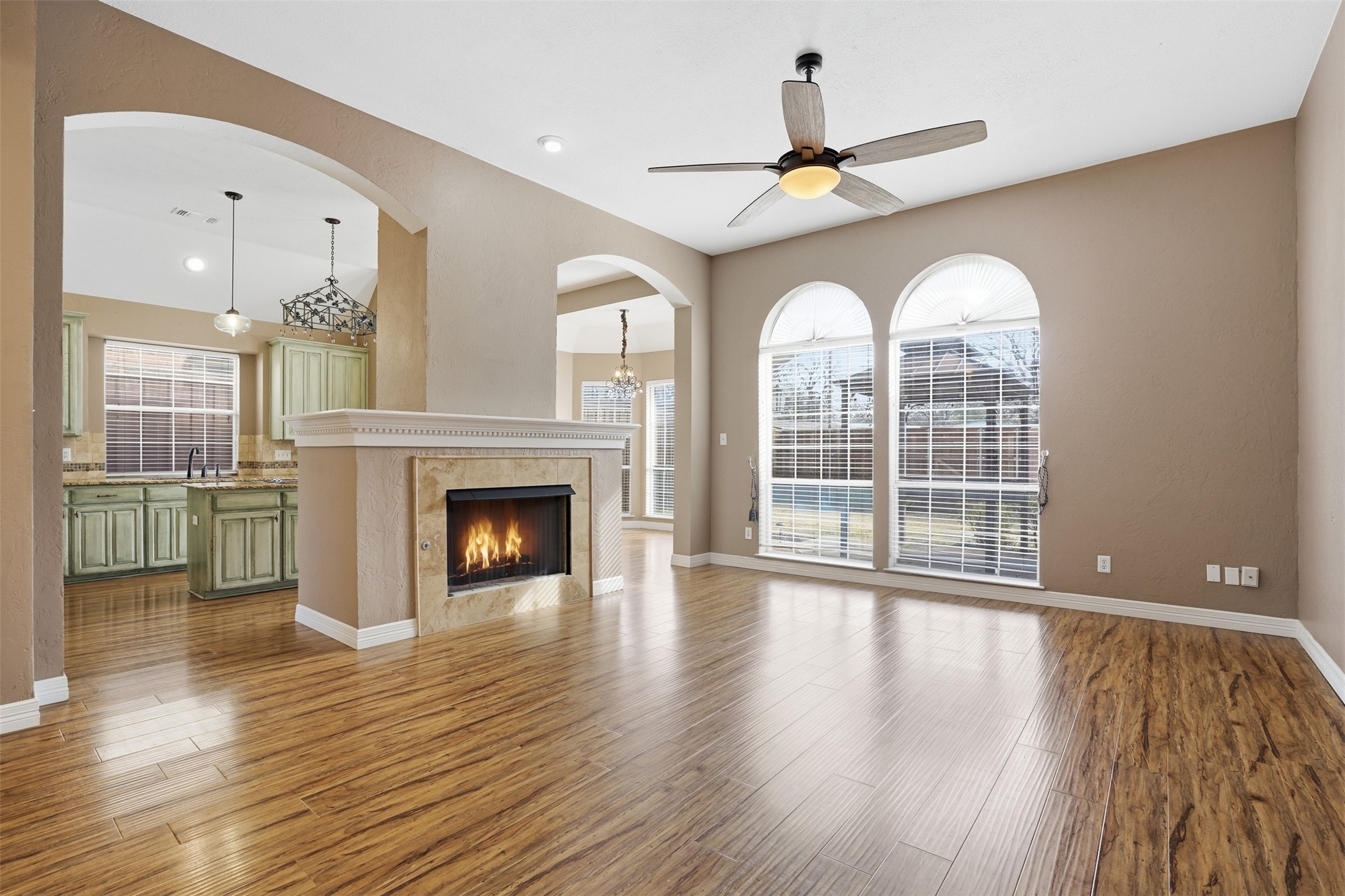 2221 Templeton Drive Arlington TX 76006