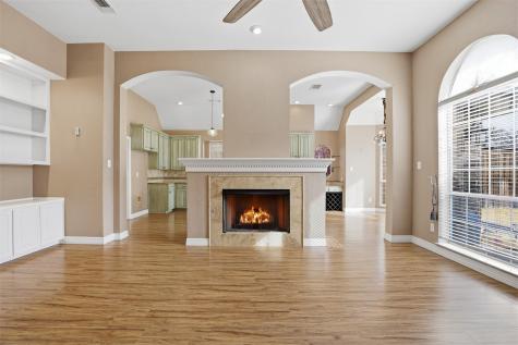 2221 Templeton Drive Arlington TX 76006