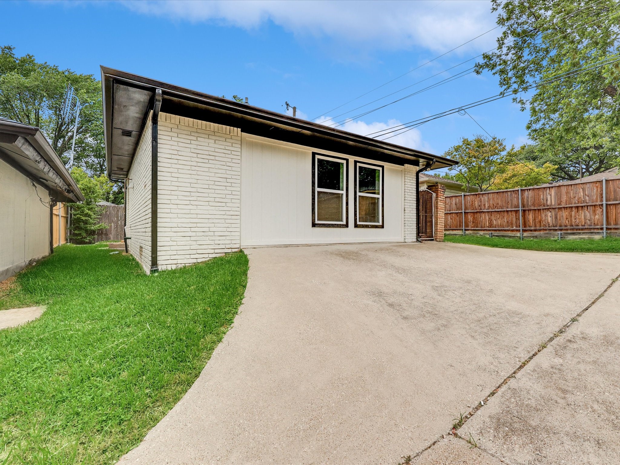 10039 Shadyview Drive Dallas TX 75238