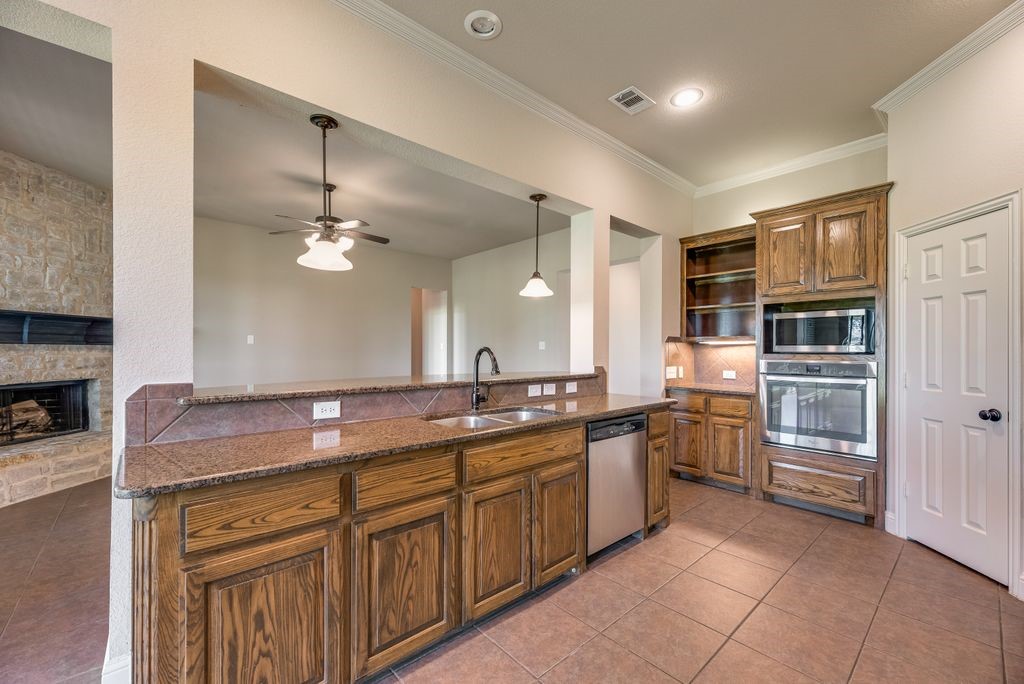 2516 Sabine Circle Royse City TX 75189
